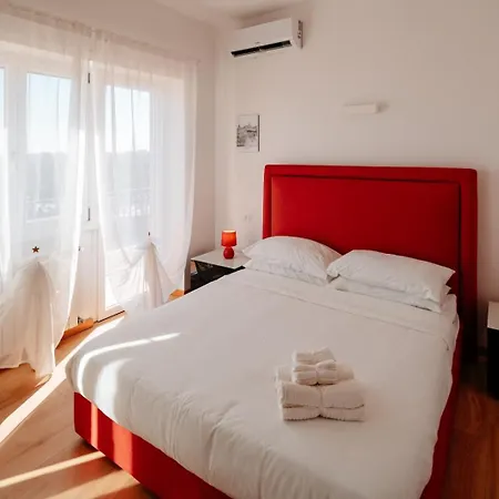 Giulia And Giada's House